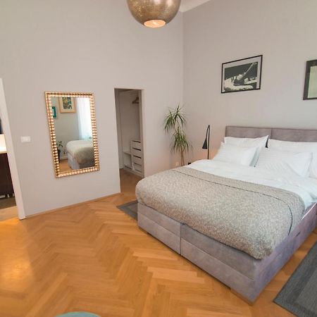 Stross Apartments ซาเกร็บ ภายนอก รูปภาพ