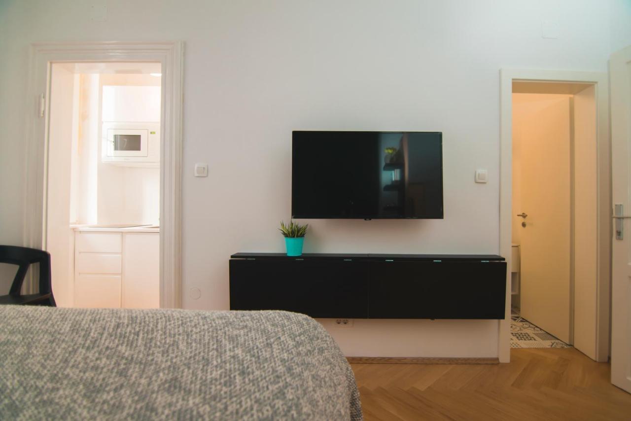 Stross Apartments ซาเกร็บ ภายนอก รูปภาพ