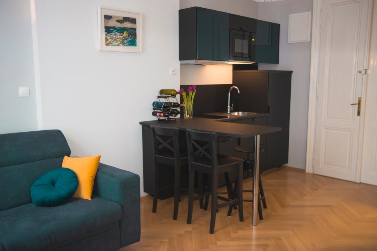 Stross Apartments ซาเกร็บ ภายนอก รูปภาพ